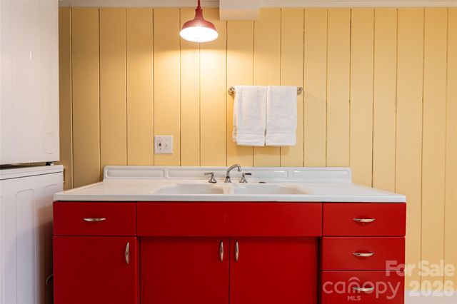 18 Edgemont Road, Asheville, NC 28801