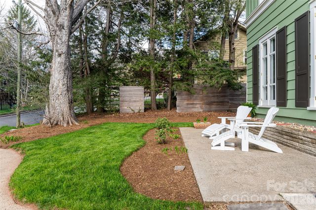 18 Edgemont Road, Asheville, NC 28801