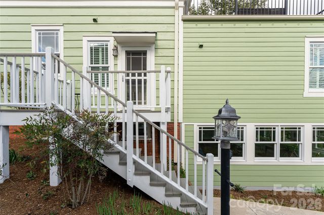 18 Edgemont Road, Asheville, NC 28801
