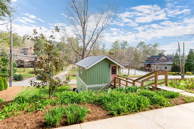 18 Edgemont Road, Asheville, NC 28801