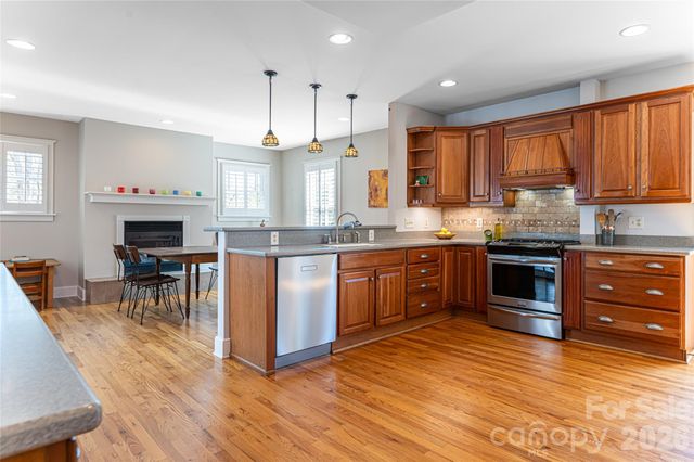 18 Edgemont Road, Asheville, NC 28801