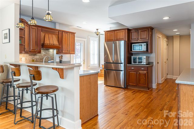18 Edgemont Road, Asheville, NC 28801