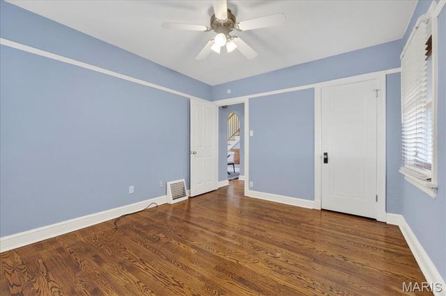 8643 Charlton Lane, St Louis, MO 63123