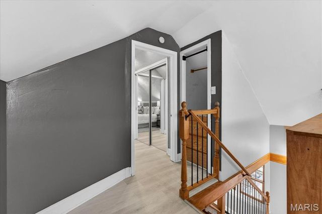 8643 Charlton Lane, St Louis, MO 63123