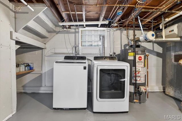 8643 Charlton Lane, St Louis, MO 63123