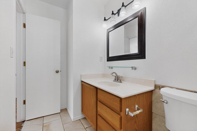 424 Whitethorn Street SW, Albuquerque, NM 87121