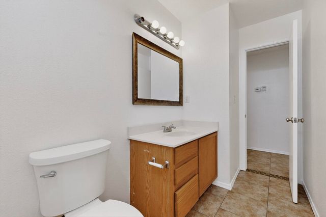 424 Whitethorn Street SW, Albuquerque, NM 87121