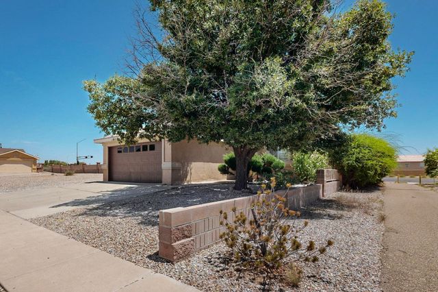 424 Whitethorn Street SW, Albuquerque, NM 87121