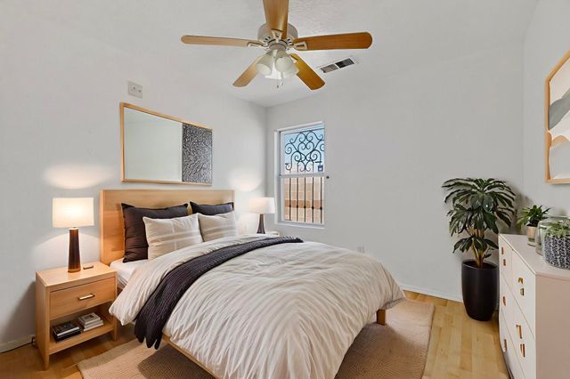 424 Whitethorn Street SW, Albuquerque, NM 87121