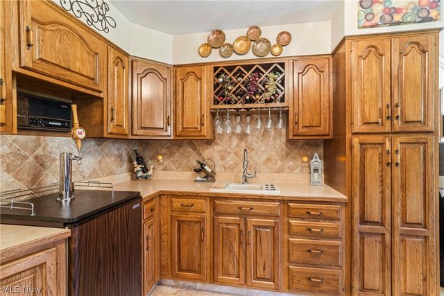 551 E Regency Circle, Canfield, OH 44406