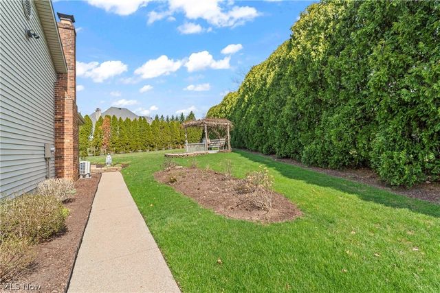 551 E Regency Circle, Canfield, OH 44406