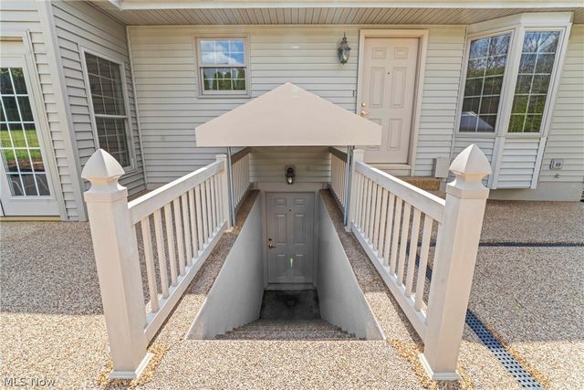 551 E Regency Circle, Canfield, OH 44406