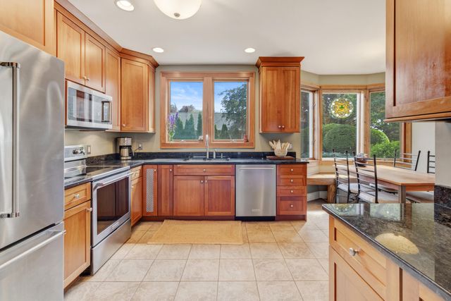 636 Ruddiman Drive, North Muskegon City, MI 49445
