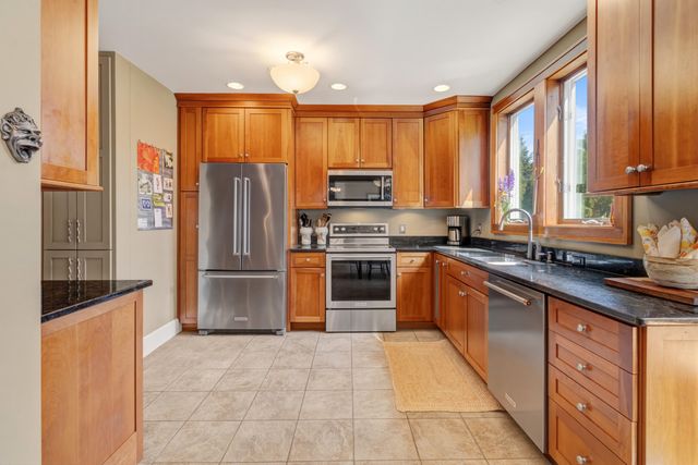636 Ruddiman Drive, North Muskegon City, MI 49445