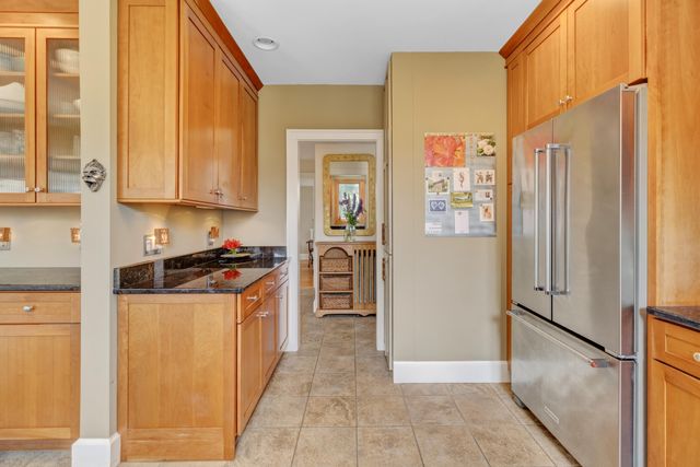 636 Ruddiman Drive, North Muskegon City, MI 49445