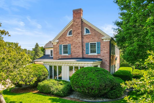 636 Ruddiman Drive, North Muskegon City, MI 49445