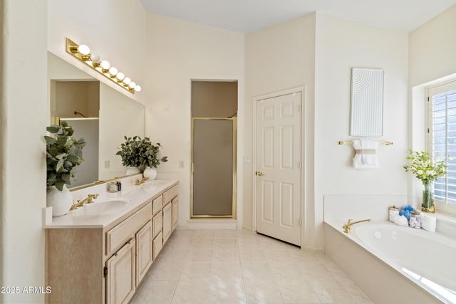 10737 E TERRA Drive, Scottsdale, AZ 85258