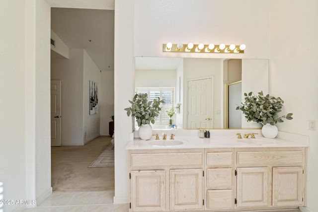 10737 E TERRA Drive, Scottsdale, AZ 85258