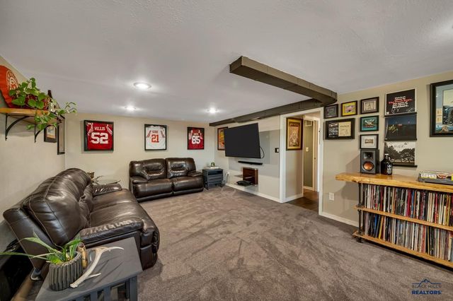 2728 ARROWHEAD DR, Rapid City, SD 57702