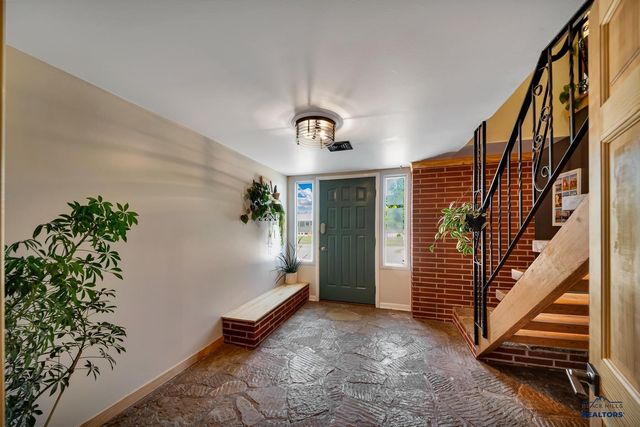 2728 ARROWHEAD DR, Rapid City, SD 57702