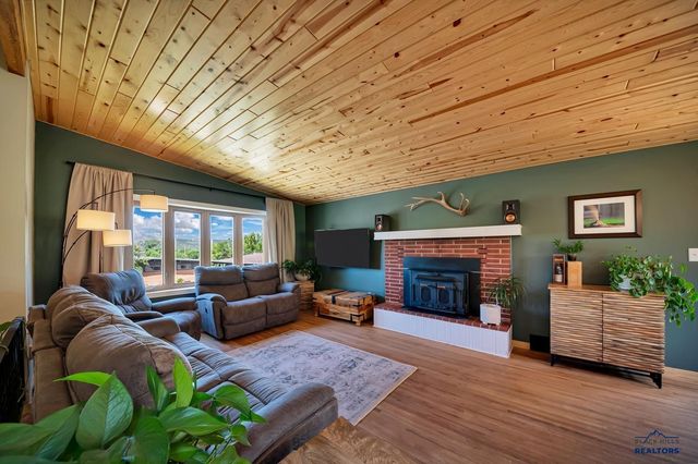2728 ARROWHEAD DR, Rapid City, SD 57702