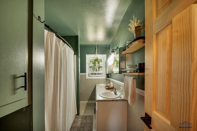 2728 ARROWHEAD DR, Rapid City, SD 57702