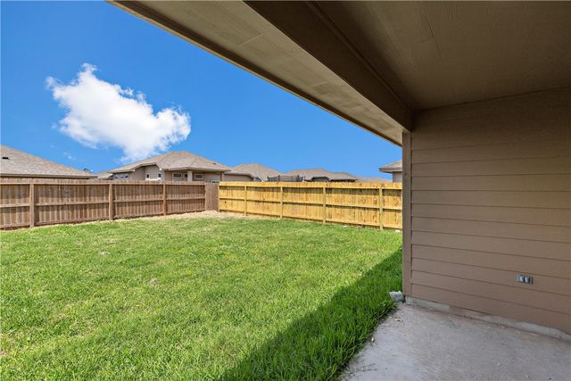 1257 Carnaby St, Corpus Christi, TX 78415