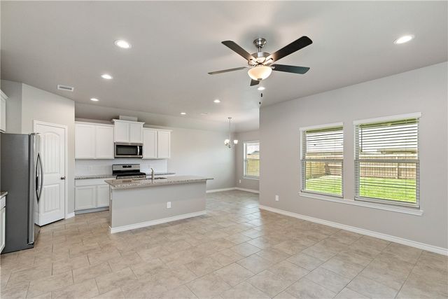 1257 Carnaby St, Corpus Christi, TX 78415