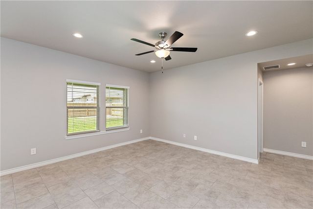 1257 Carnaby St, Corpus Christi, TX 78415