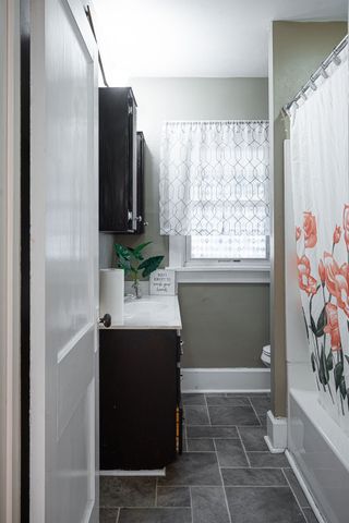 2102 York Street, Des Moines, IA 50316