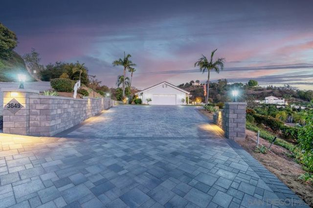 3649 Laketree, Fallbrook, CA 92028