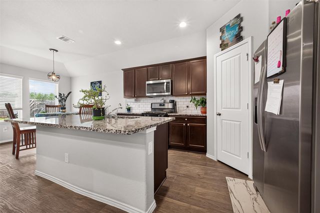 811 Petunia Falls Lane, Rosharon, TX 77583
