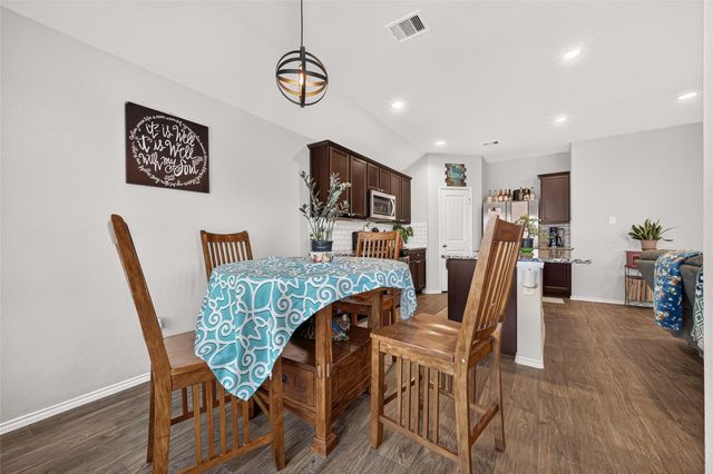 811 Petunia Falls Lane, Rosharon, TX 77583