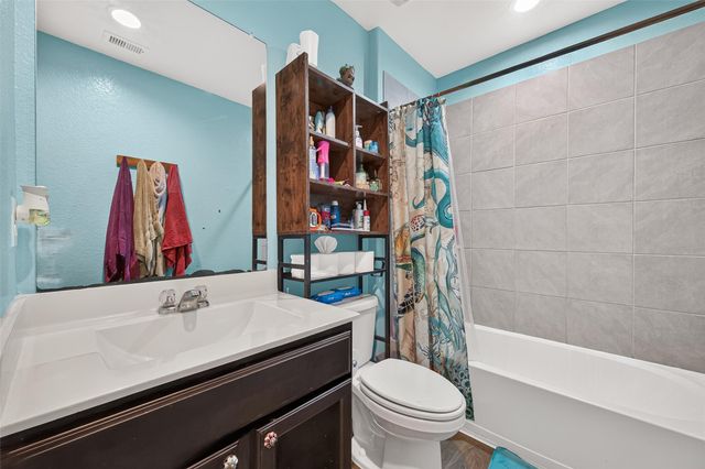 811 Petunia Falls Lane, Rosharon, TX 77583