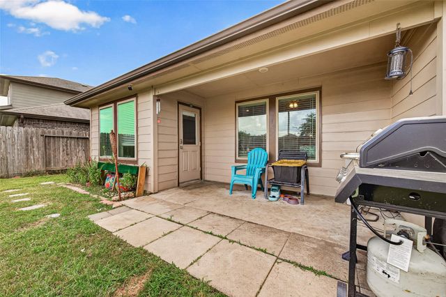 811 Petunia Falls Lane, Rosharon, TX 77583