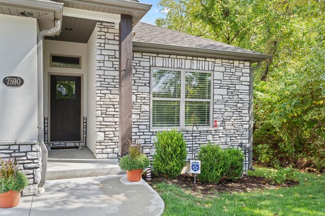 7590 S NURSERY RD, Columbia, MO 65203