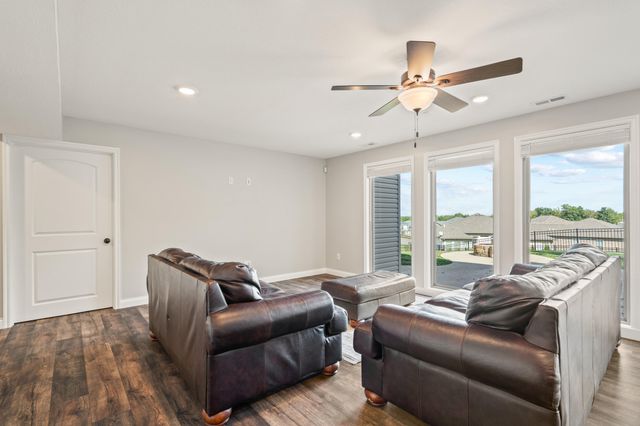 7590 S NURSERY RD, Columbia, MO 65203