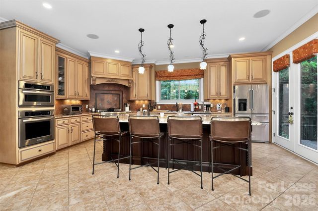6031 Greystone Drive, Matthews, NC 28104