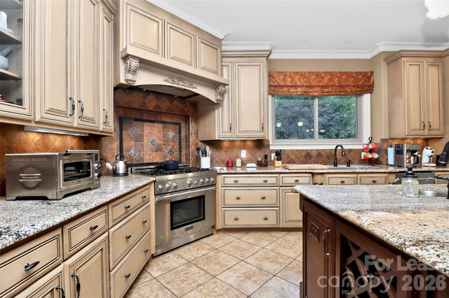 6031 Greystone Drive, Matthews, NC 28104