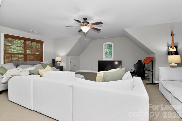 6031 Greystone Drive, Matthews, NC 28104