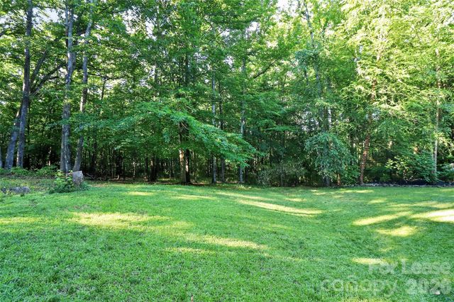 6031 Greystone Drive, Matthews, NC 28104