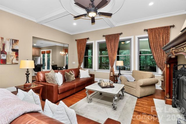6031 Greystone Drive, Matthews, NC 28104