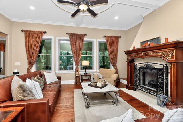 6031 Greystone Drive, Matthews, NC 28104