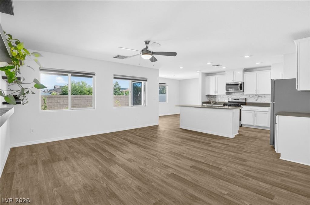 1586 Gold Sunset Avenue, North Las Vegas, NV 89032 — photo 4