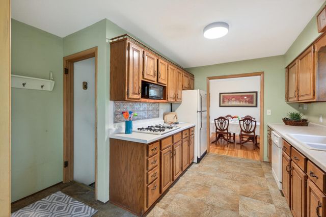 1845 City Heights Drive, Maplewood, MN 55117
