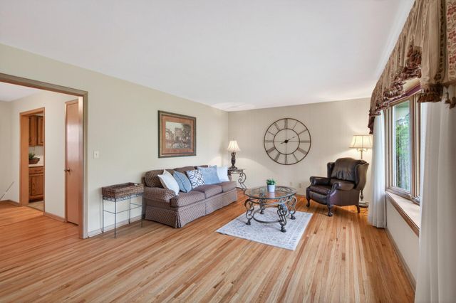 1845 City Heights Drive, Maplewood, MN 55117