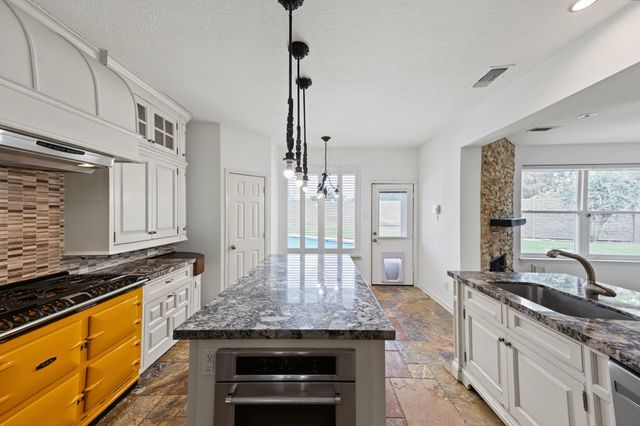 18522 Park Harbor Drive, Houston, TX 77084
