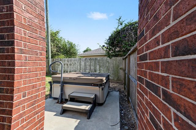 18522 Park Harbor Drive, Houston, TX 77084