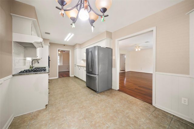 12502 Queensbury Lane, Houston, TX 77024