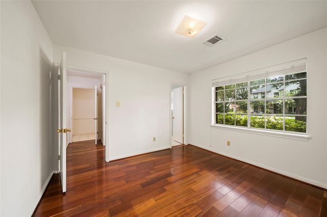 12502 Queensbury Lane, Houston, TX 77024